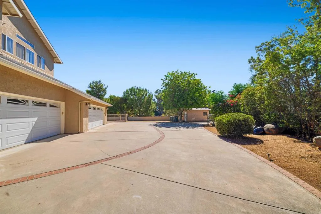 https://cdn.realtyfeed.com/cdn/127/306536066/75ca1348d32b0a59760c9c72aa4022cf.webp