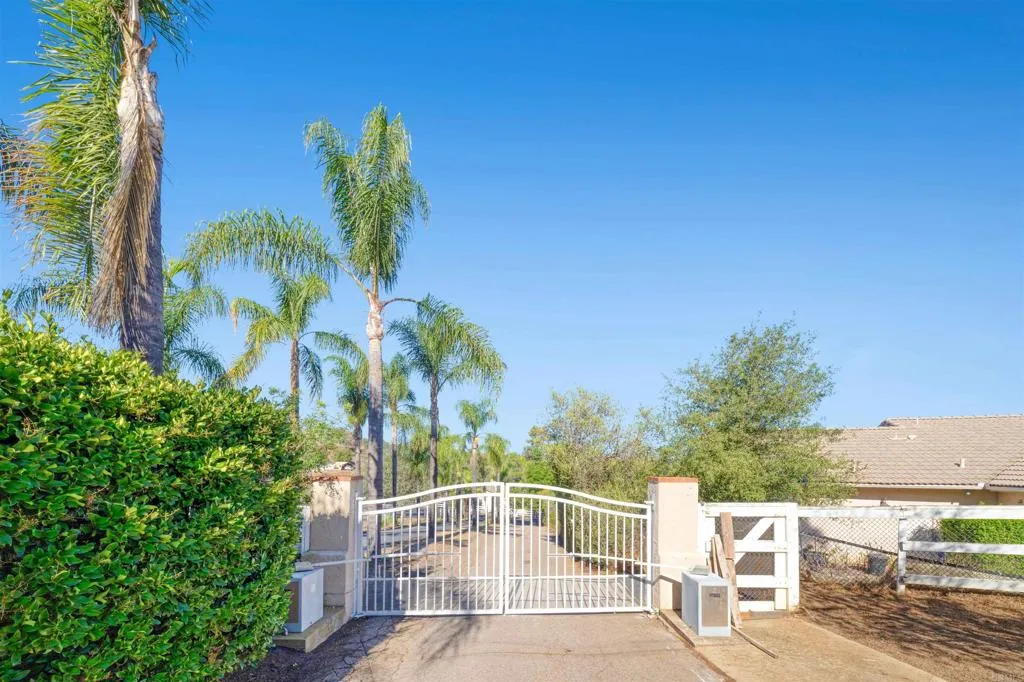 https://cdn.realtyfeed.com/cdn/127/306536066/af35fe931c6f9947e12c9380ddf732f5.webp
