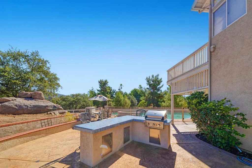 https://cdn.realtyfeed.com/cdn/127/306536066/c8988a1d78c80a5288ec325874c58a0d.webp