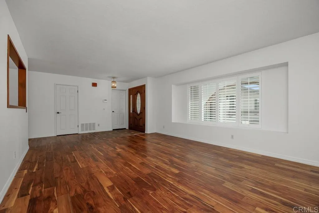 https://cdn.realtyfeed.com/cdn/127/306536071/b1776f2f615cef44be19902ecfbf7429.webp