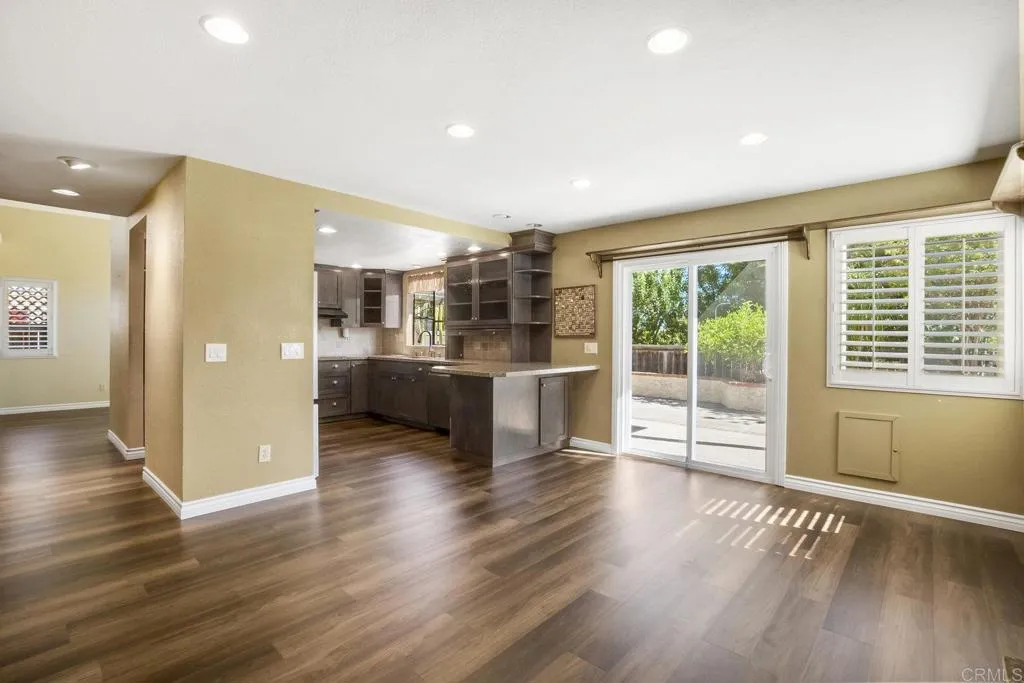 https://cdn.realtyfeed.com/cdn/127/306536072/e2d55a1b8392215667103116444891dc.webp