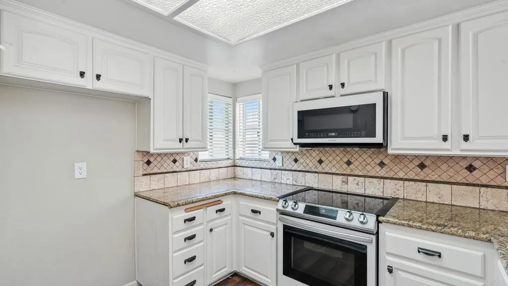 https://cdn.realtyfeed.com/cdn/127/306536074/1ebe00aa2408518ae013cfac5f50e23e.webp