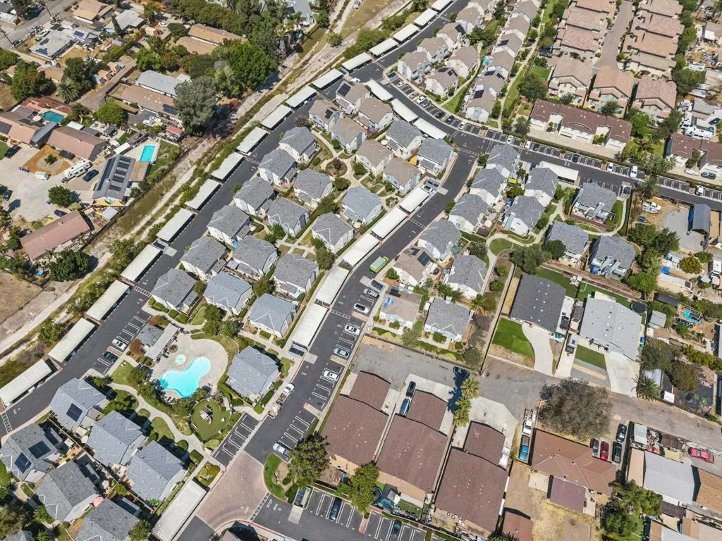 https://cdn.realtyfeed.com/cdn/127/306536074/a6bd3f0f4de353866bb580b55967542a.webp