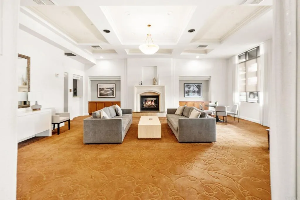 https://cdn.realtyfeed.com/cdn/127/306536132/77d7a29a6c5cc1dfd6ababa982c2e430.webp