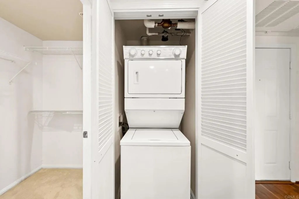 https://cdn.realtyfeed.com/cdn/127/306536132/9ea70398adee3a80a32ef4798f3d6feb.webp