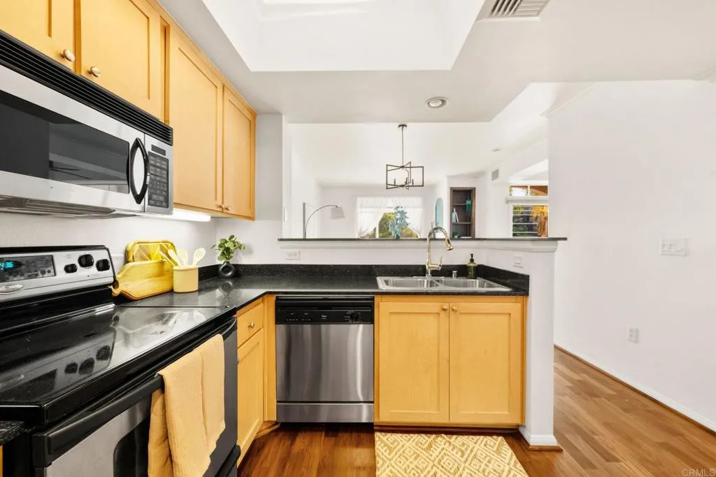 Photo #5: PTP2506794 Listing 
