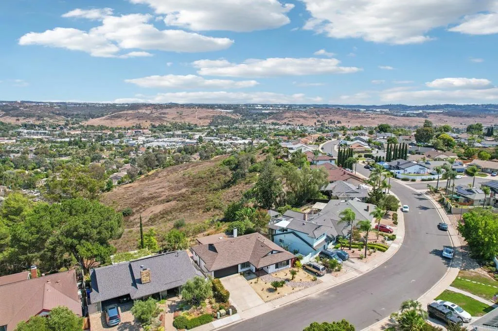 https://cdn.realtyfeed.com/cdn/127/306536199/664800a2df557d8edf1e862c20ae380e.webp