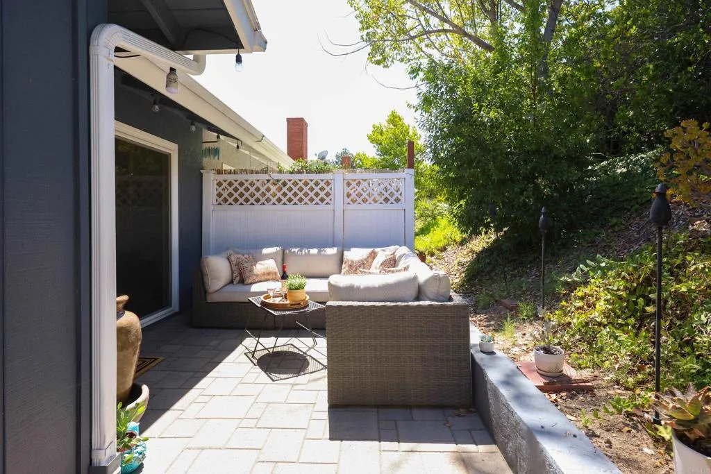 https://cdn.realtyfeed.com/cdn/127/306536213/cada2540a0bda0bdcbdb6037bd2af463.webp