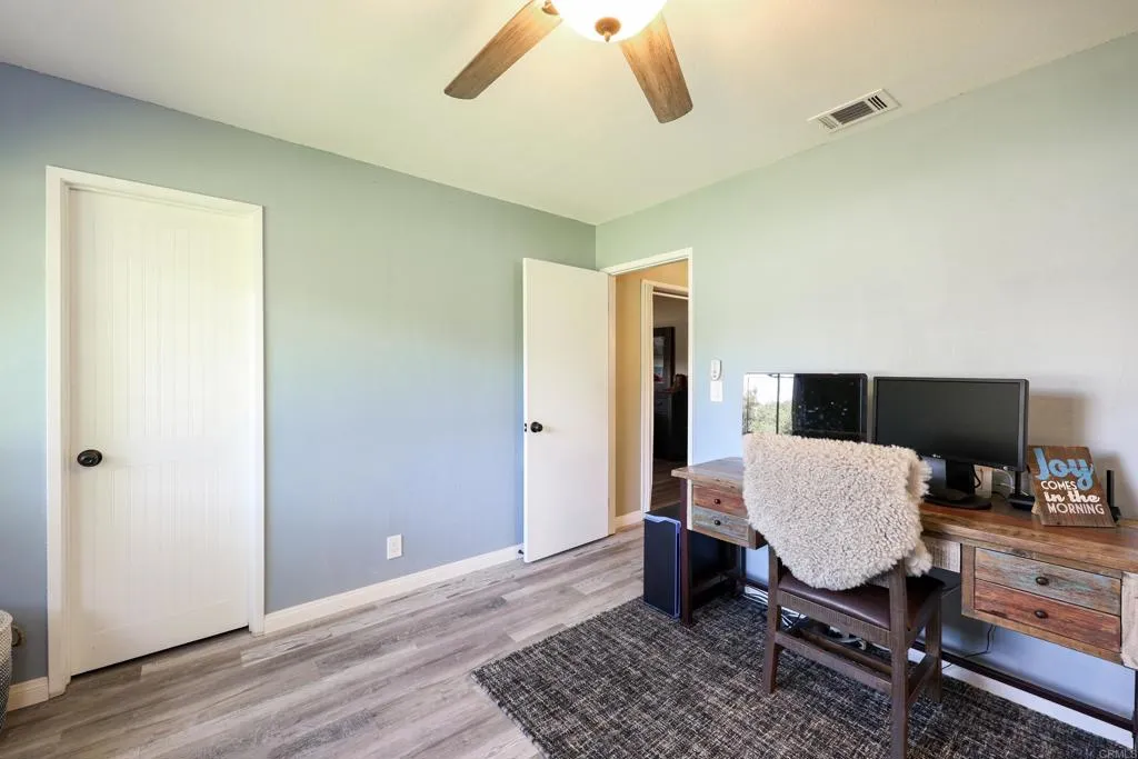 https://cdn.realtyfeed.com/cdn/127/306536213/f16c0e429d834bc1584dc3dfcdf93463.webp