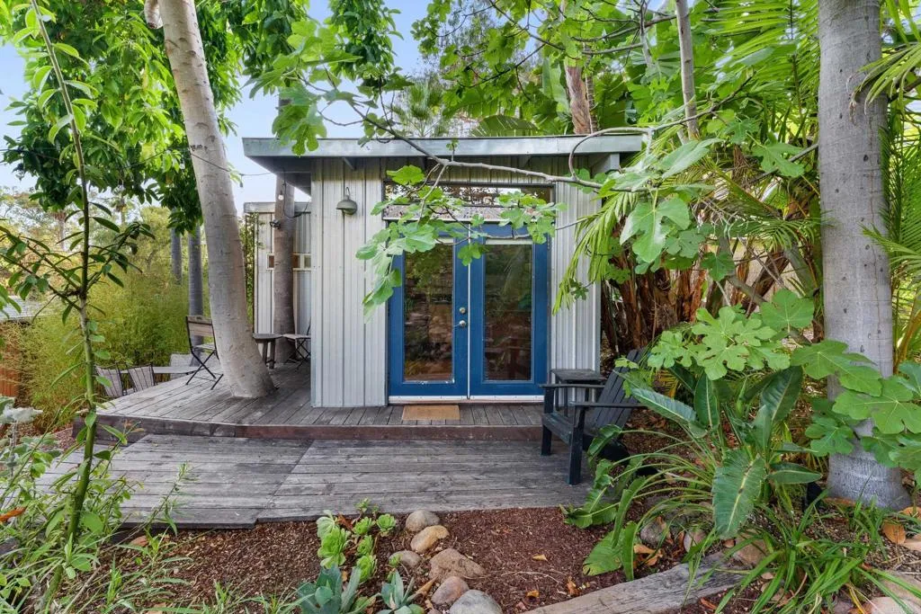 https://cdn.realtyfeed.com/cdn/127/306536223/0508b6790e22faf17d6baed9779803bc.webp
