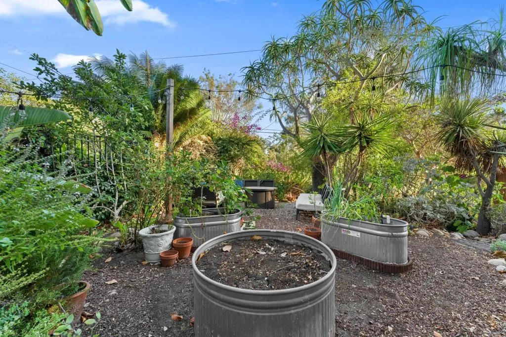 https://cdn.realtyfeed.com/cdn/127/306536223/1a293c195d747e2d950612409ea79e27.webp