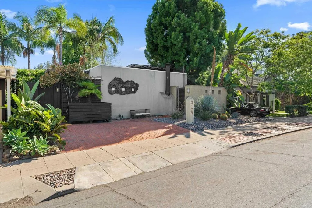 https://cdn.realtyfeed.com/cdn/127/306536223/4d22fc2450a941642b54e5dfbea94122.webp