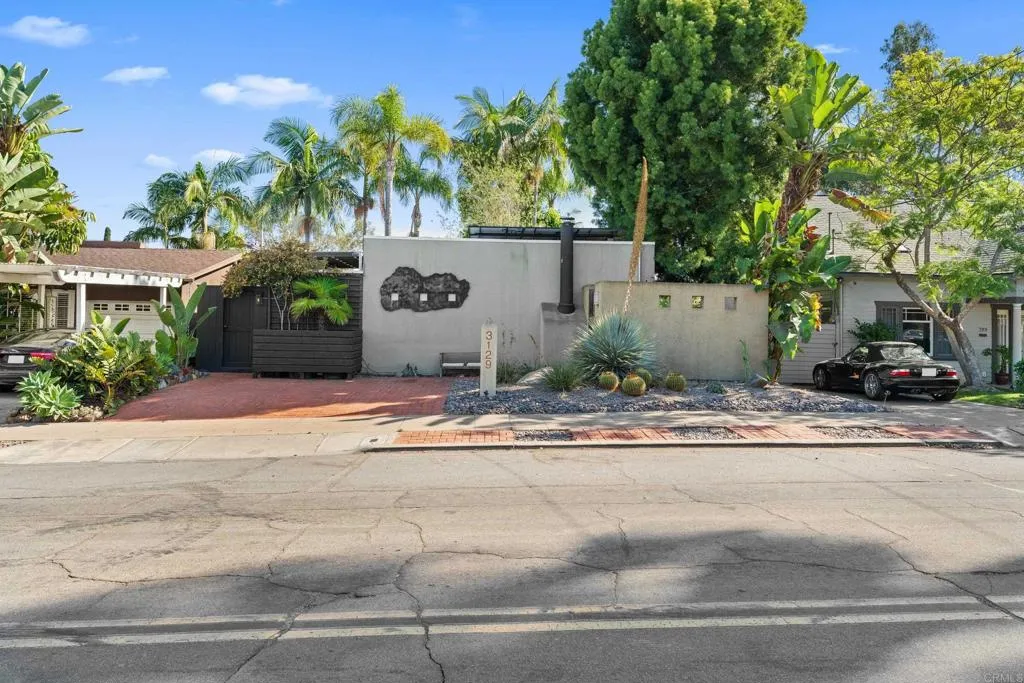 https://cdn.realtyfeed.com/cdn/127/306536223/f270879b5f015354e8baf75baa1db8f5.webp
