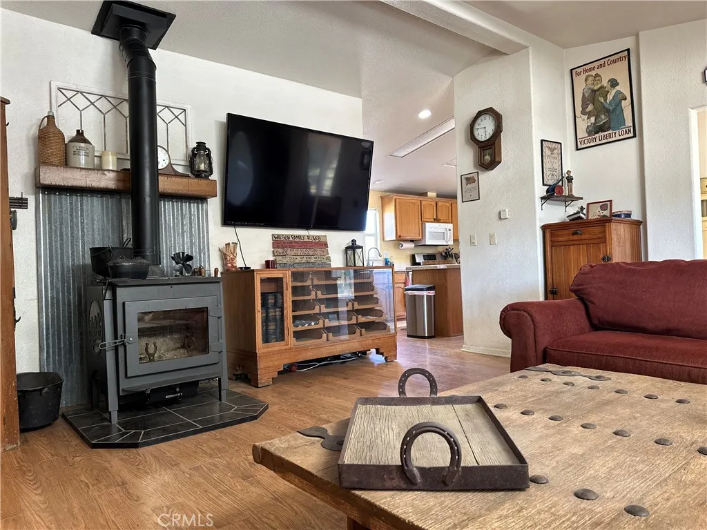 https://cdn.realtyfeed.com/cdn/127/306536256/0378671c5a6186f22f5ce94192426741.webp