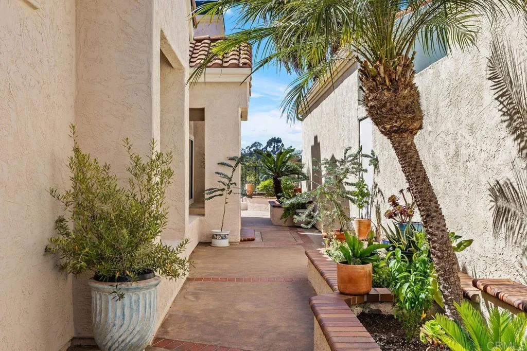https://cdn.realtyfeed.com/cdn/127/306536303/4706ce40ce9138bea3fa87d8fd9bb5c3.webp