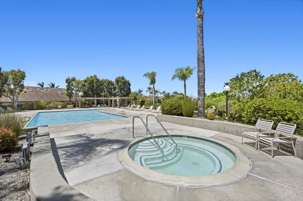 https://cdn.realtyfeed.com/cdn/127/306536304/2432613c5e9f69e56ffa9673af96ff51.webp