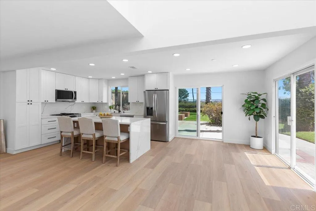 https://cdn.realtyfeed.com/cdn/127/306536304/5d7e9b2f8a7965f851c842ce614f7c46.webp