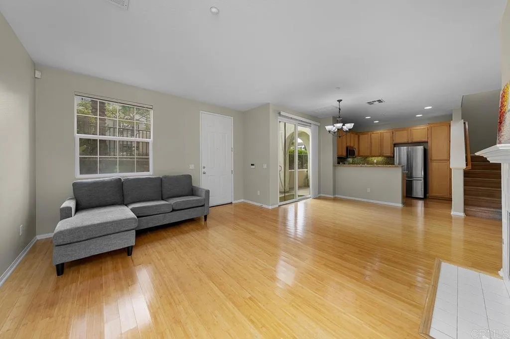 https://cdn.realtyfeed.com/cdn/127/306536354/b257079278c31283e3e82f7f36223c2f.webp