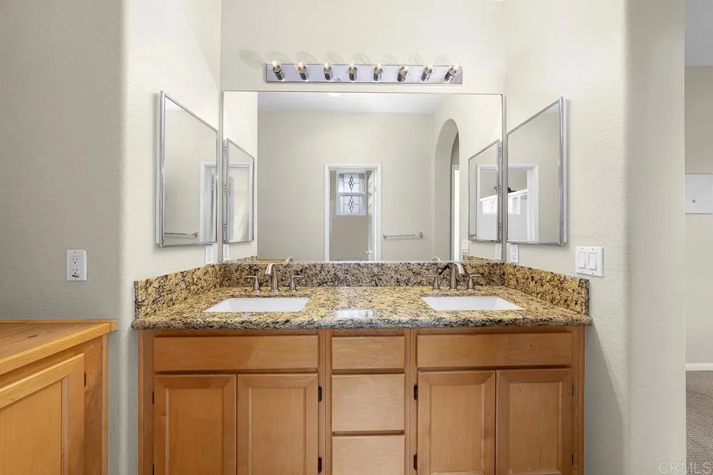 https://cdn.realtyfeed.com/cdn/127/306536354/d34db72c73efa41a73d3bccb43db5102.webp