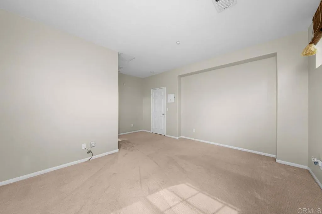 https://cdn.realtyfeed.com/cdn/127/306536354/f2c321bdc0eb3f68759e7bd9e9897679.webp