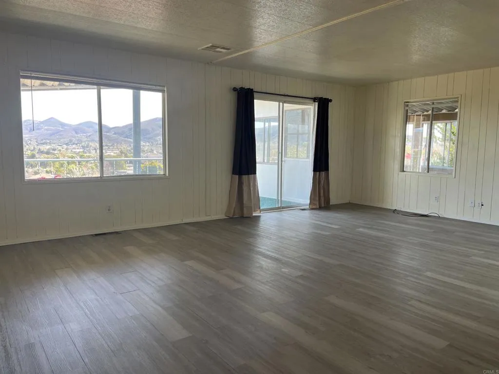 https://cdn.realtyfeed.com/cdn/127/306536386/18f2b32f2db4f762b87988b4a874e600.webp