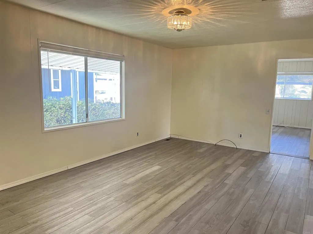 https://cdn.realtyfeed.com/cdn/127/306536386/ce1edae8007626a0143d49c4fbcfb758.webp