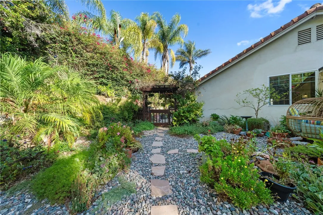 https://cdn.realtyfeed.com/cdn/127/306536404/41bbfea76d2a33f1ccb45c592ddf3776.webp