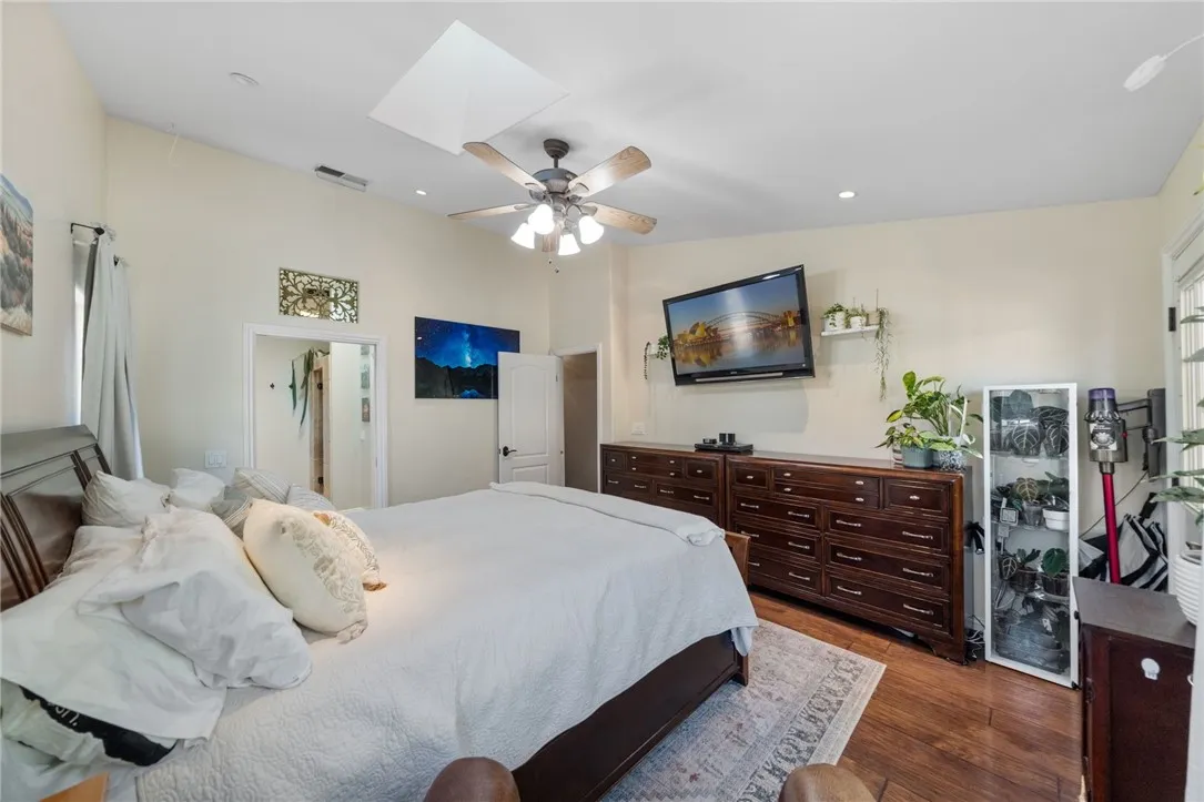 https://cdn.realtyfeed.com/cdn/127/306536404/819d73c310a66ae0addca9e64439ab9b.webp