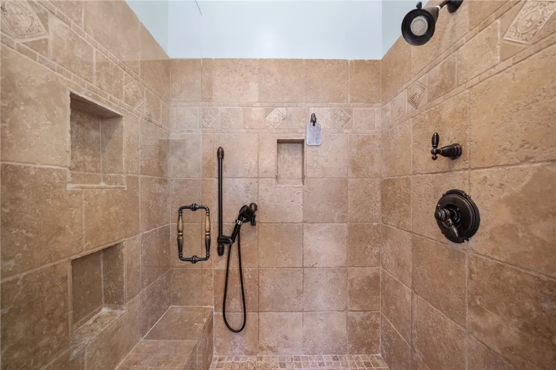 https://cdn.realtyfeed.com/cdn/127/306536404/c1e6805f8cdfb9d047bb7c2bc5d3b1f0.webp