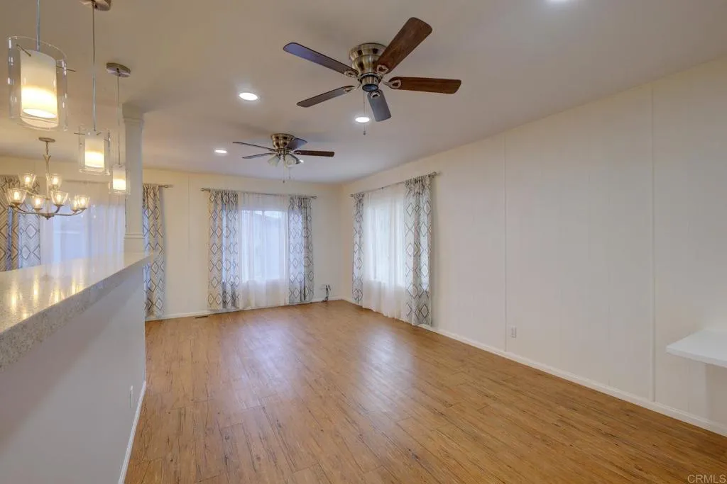 https://cdn.realtyfeed.com/cdn/127/306536435/13dd70bc4a80d9644189d6dbc3a589b6.webp