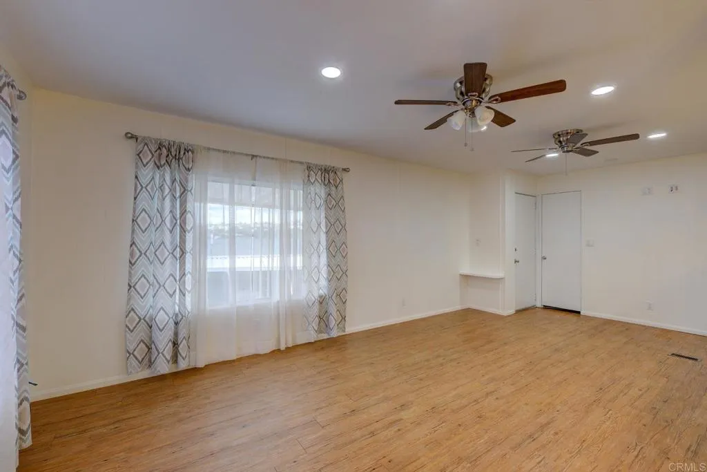 https://cdn.realtyfeed.com/cdn/127/306536435/7bdb9bed1af8e2e85aedbeb2c5a6dde8.webp