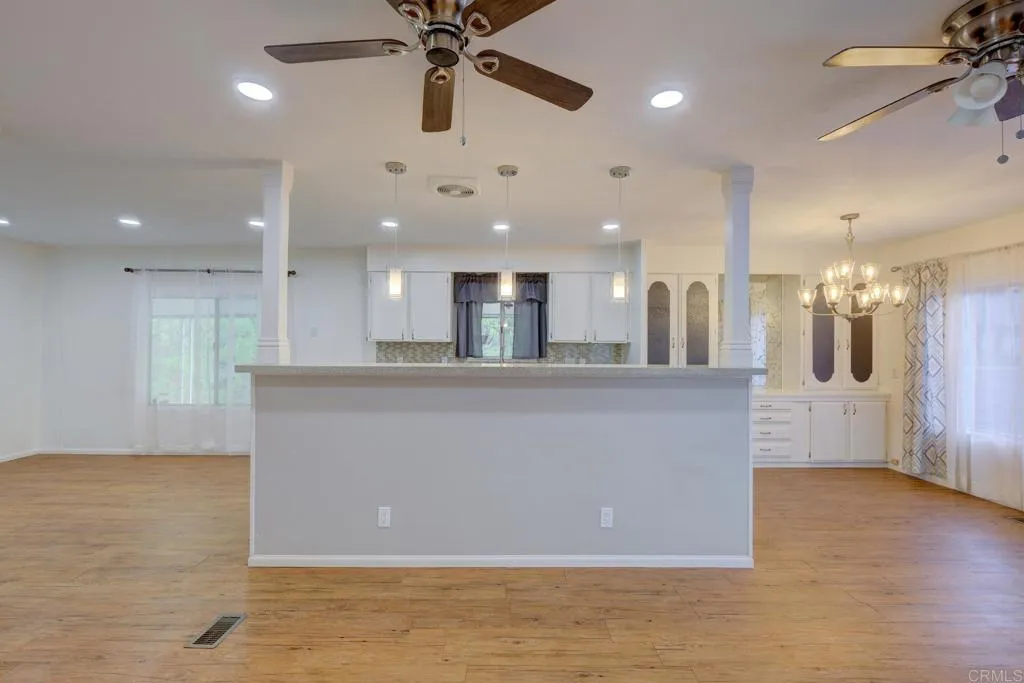 https://cdn.realtyfeed.com/cdn/127/306536435/b9ab99c5cdb60a055bf11a872f648f61.webp