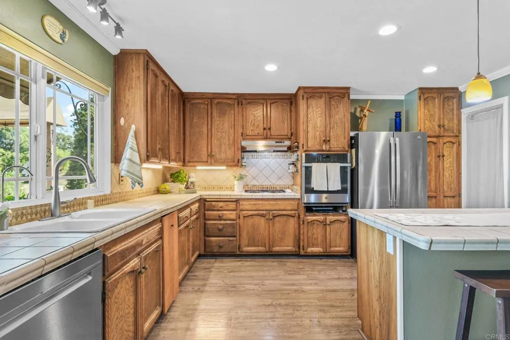 https://cdn.realtyfeed.com/cdn/127/306536466/1da4c0c61e907bd58279ac060528fd9c.webp