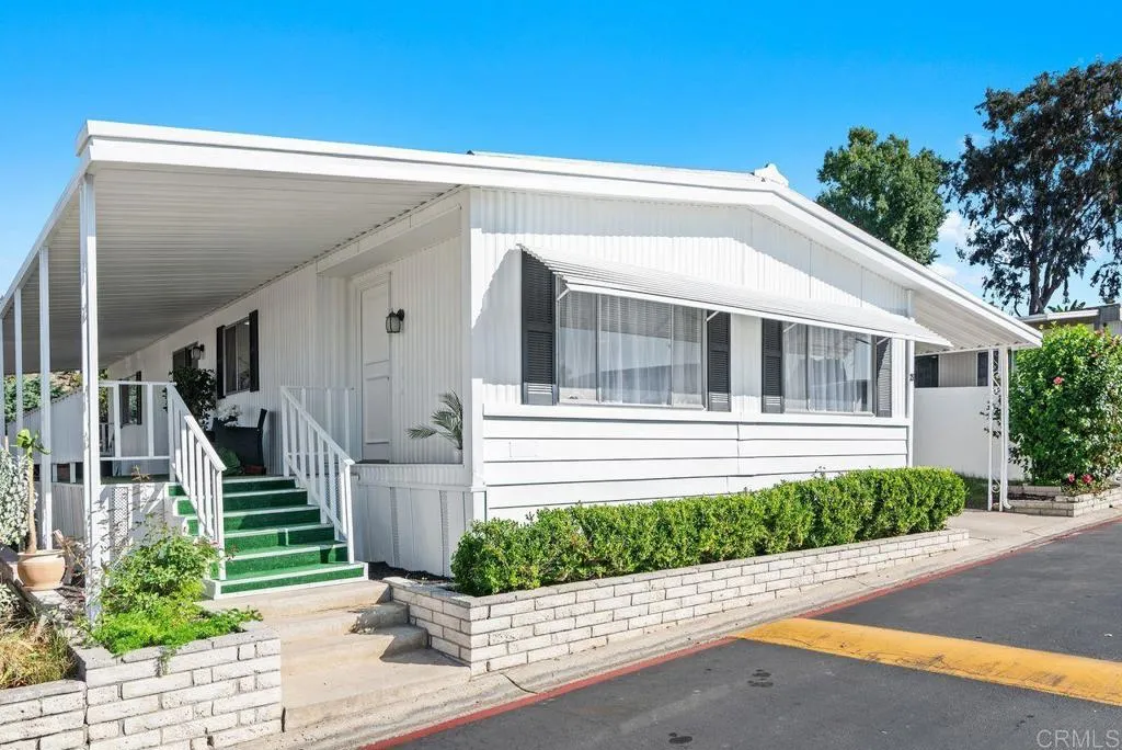 https://cdn.realtyfeed.com/cdn/127/306536505/73149766f9d177fb8163d33cc1f6c19d.webp
