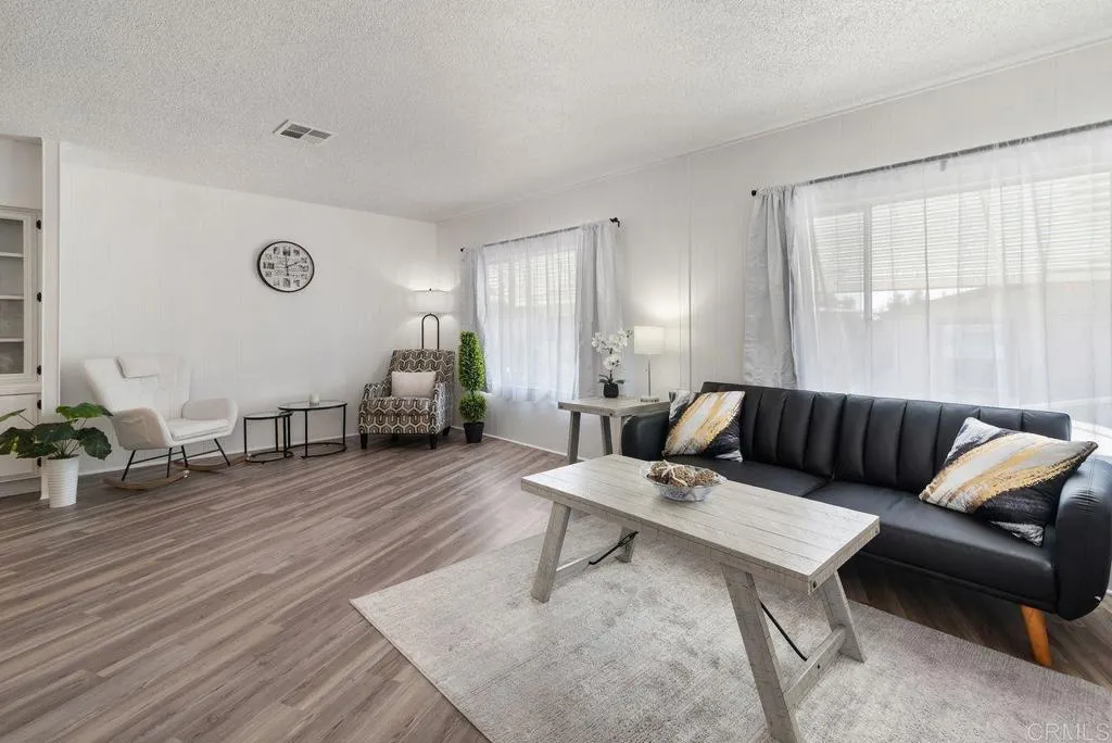 https://cdn.realtyfeed.com/cdn/127/306536505/e400177018366fabd2f43825a8220ca5.webp