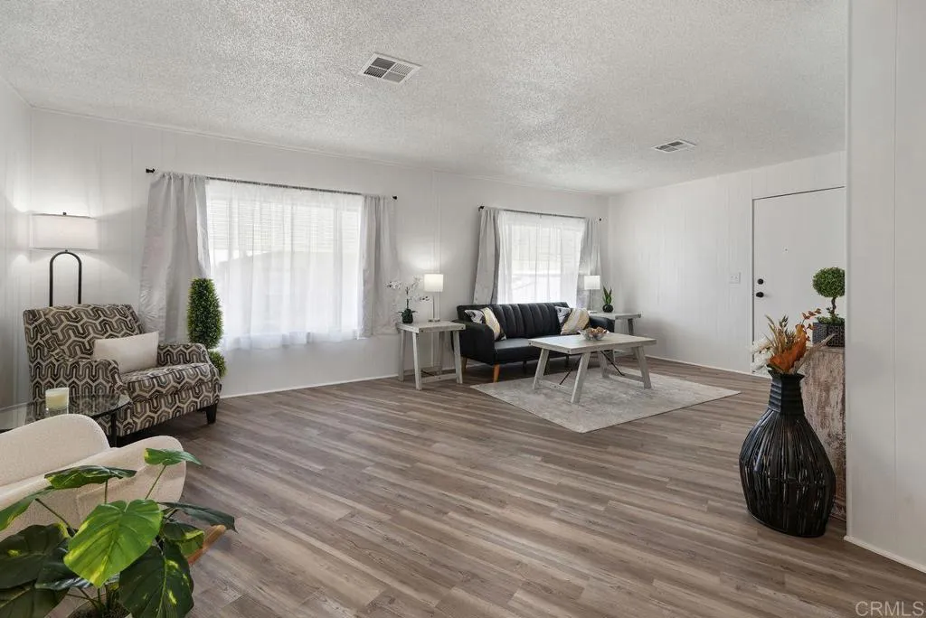 https://cdn.realtyfeed.com/cdn/127/306536505/f0f31e2316eeadc182ceb5be0639f74b.webp