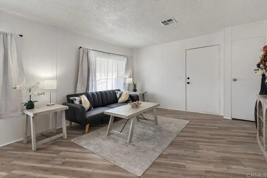 https://cdn.realtyfeed.com/cdn/127/306536505/f9bf0618a62d88027528aa7ff6987631.webp