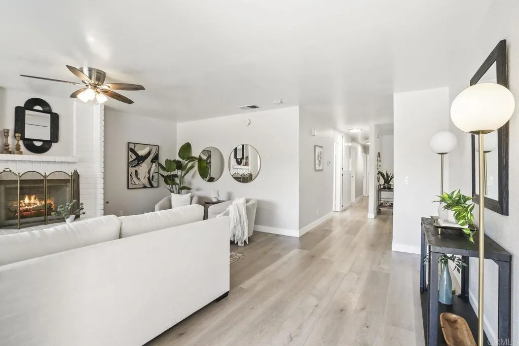 https://cdn.realtyfeed.com/cdn/127/306536532/4d23df724f0d0d5021e9dfb29818f634.webp