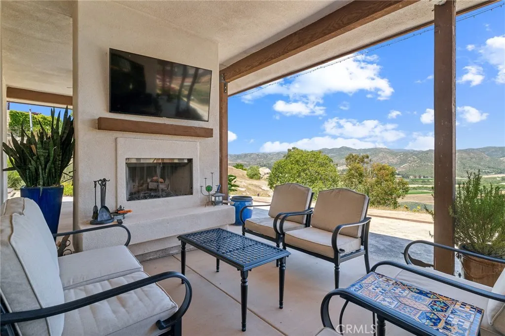 https://cdn.realtyfeed.com/cdn/127/306536552/f6b3e450ff64a08ebacfc3a87a6ccf44.webp