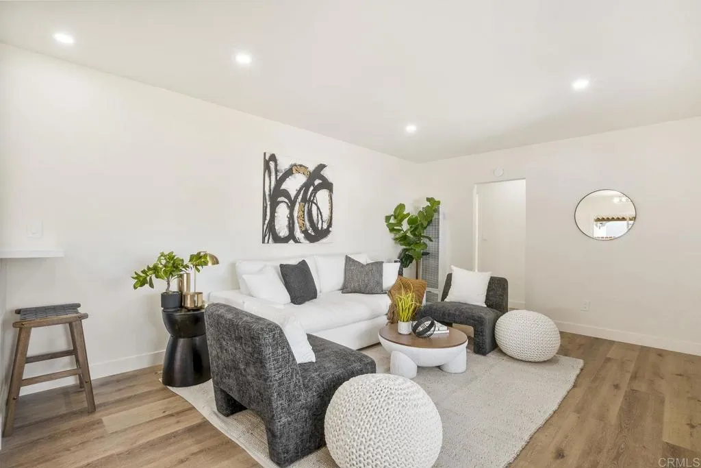https://cdn.realtyfeed.com/cdn/127/306536586/f33bb2dfa7011f7305f686afa617bf0b.webp