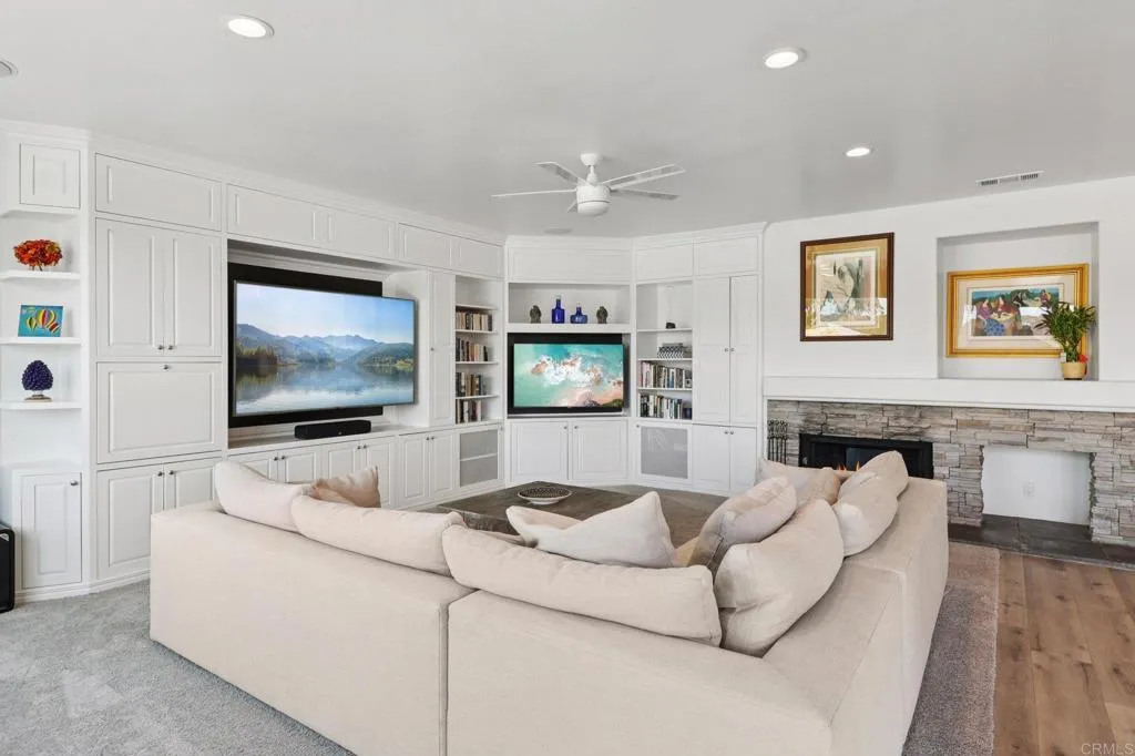 https://cdn.realtyfeed.com/cdn/127/306536590/8d00996cf90bd5f730f49884b5b2b11a.webp