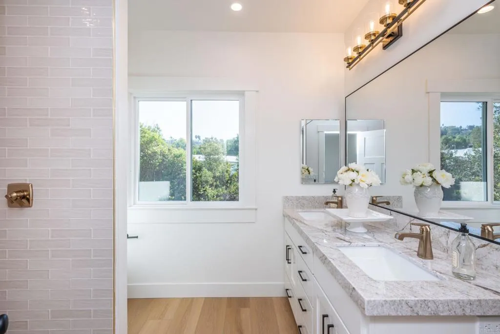 https://cdn.realtyfeed.com/cdn/127/306536655/55648ce2aedfff9e6efe86ad50d0d59b.webp