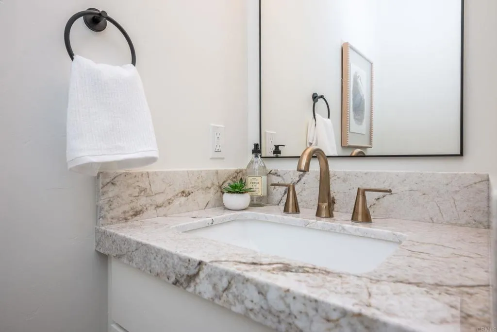 https://cdn.realtyfeed.com/cdn/127/306536655/b8356cadf71f88fb76a0a69aa40ef9a8.webp