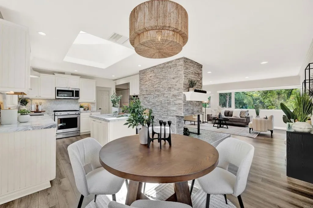 https://cdn.realtyfeed.com/cdn/127/306536669/d893f57d3e00e52cb4f5a14b04a56f0b.webp