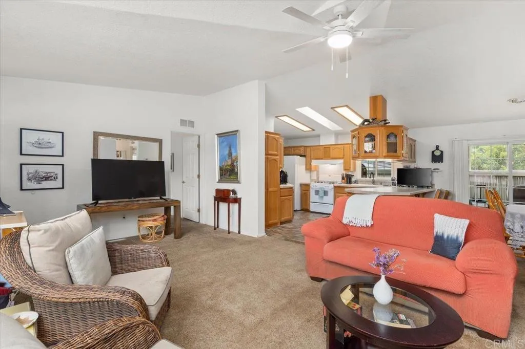 https://cdn.realtyfeed.com/cdn/127/306536675/6c0e94a40c4865bb924e43057be81770.webp