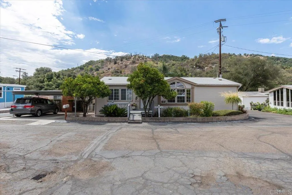 https://cdn.realtyfeed.com/cdn/127/306536675/e57dbd0c01946b77ebffc3b7f6f34a6d.webp