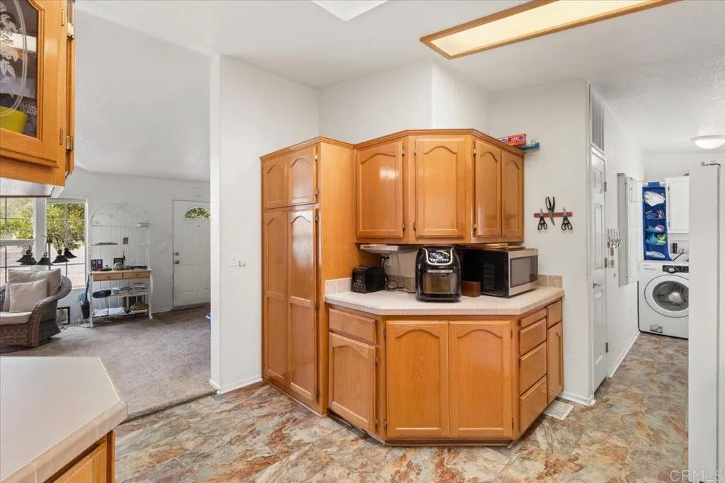 https://cdn.realtyfeed.com/cdn/127/306536675/efb65ef1e8e40b8fee6650daf4a7942c.webp