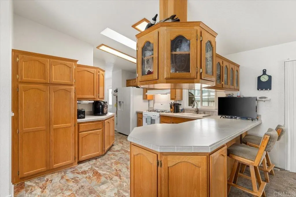 https://cdn.realtyfeed.com/cdn/127/306536675/fe19a20be42e4fe8dae4592d340d8109.webp