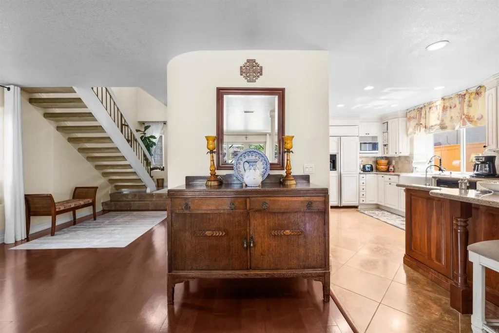 https://cdn.realtyfeed.com/cdn/127/306536676/bde5111f6ac2238f29160e1efced2d27.webp