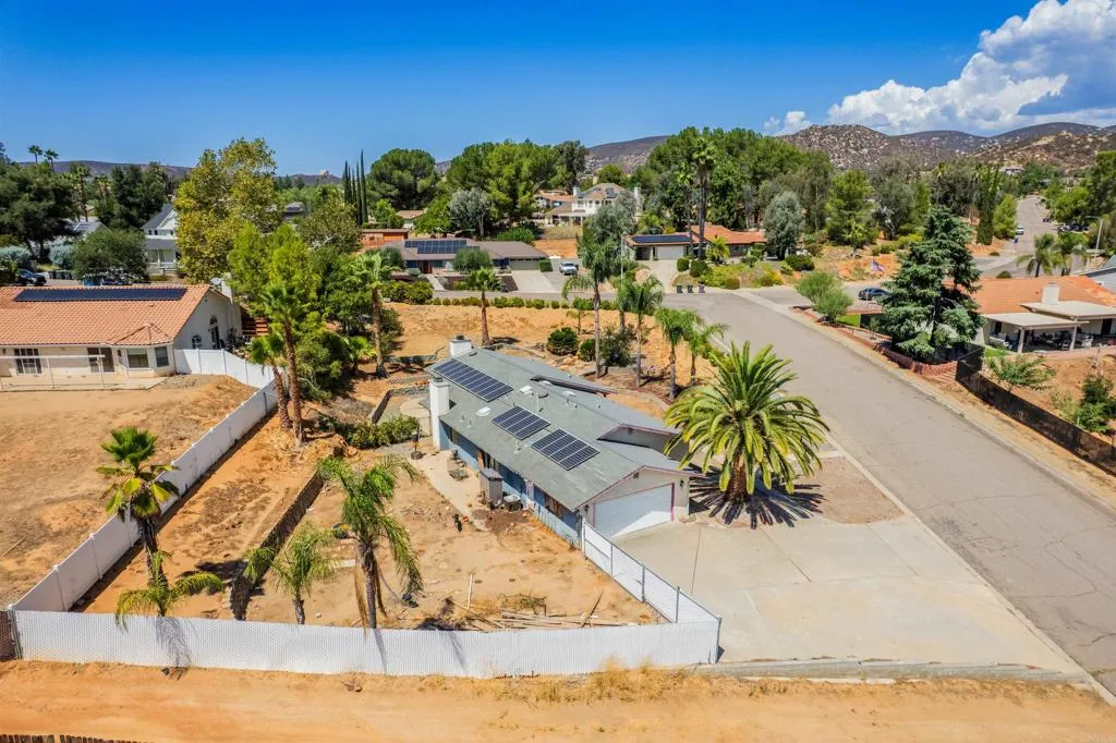 https://cdn.realtyfeed.com/cdn/127/306536742/941bf56a0a354c9adf524487376946d0.webp